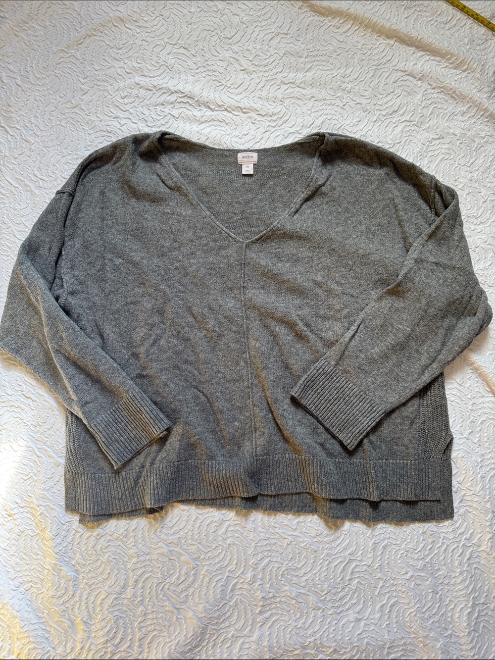 Auden Gray V-Neck Lightweight Knit Sweater